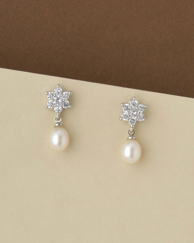 women luxury gold earrings -Floral and Smart Real Pearl Hang Earring