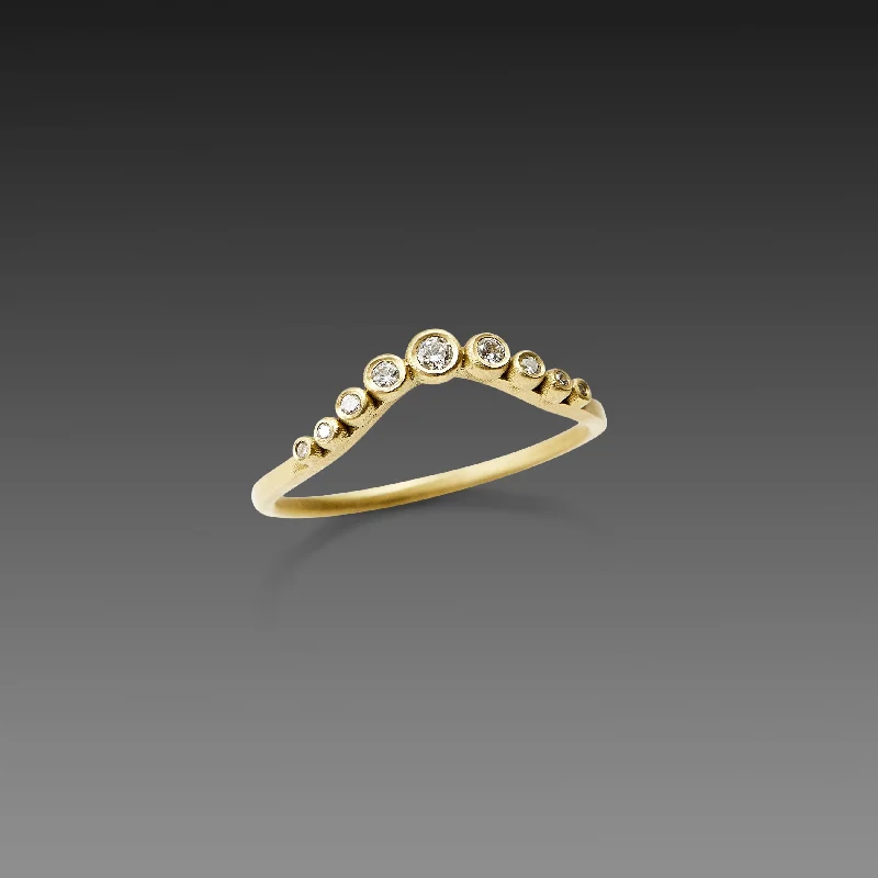 women vintage-style rings -Graduated Curve Diamond Band